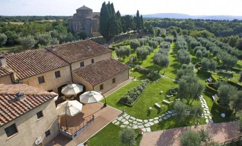 Sovana Hotel & Resort